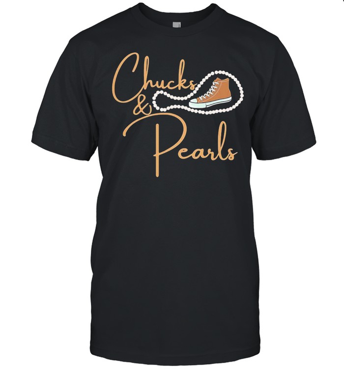 PRETTY KAMALA HARRIS CHUCKS AND PEARLS ORANGE CONVERSE shirt Classic Men's T-shirt