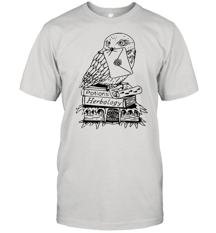 Owl potions herbology shirt Classic Men's T-shirt