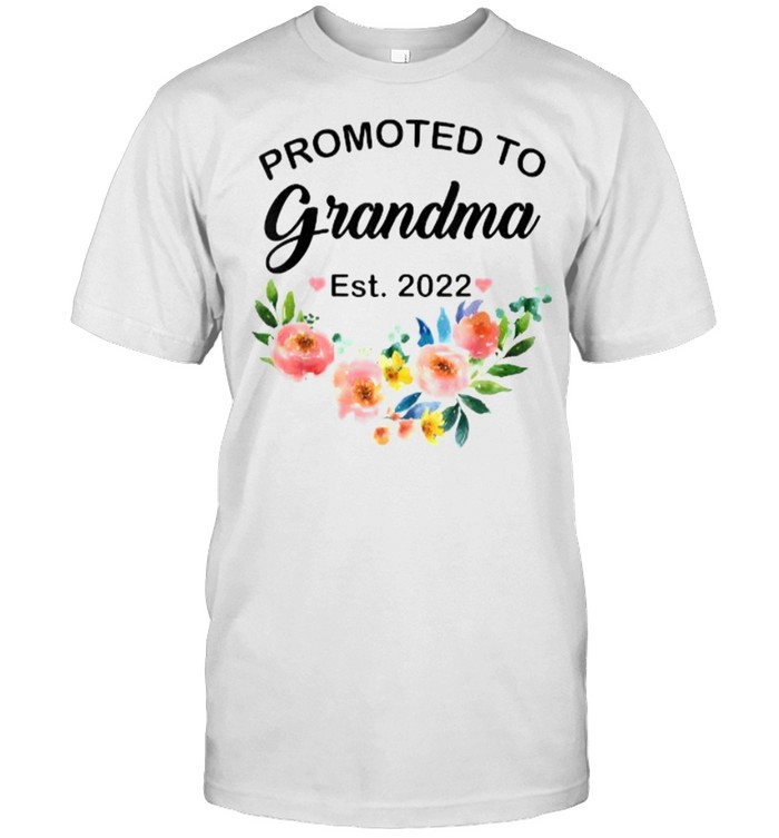 Promoted to Grandma Est 2022 Women Floral First Time T-Shirt