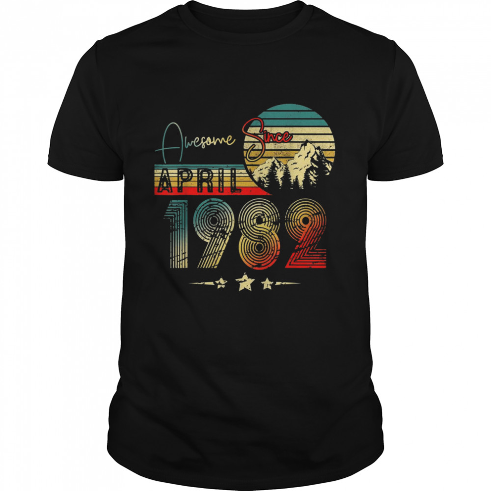 40 Years Old Awesome Since April 1982 40th Birthday  Classic Men's T-shirt