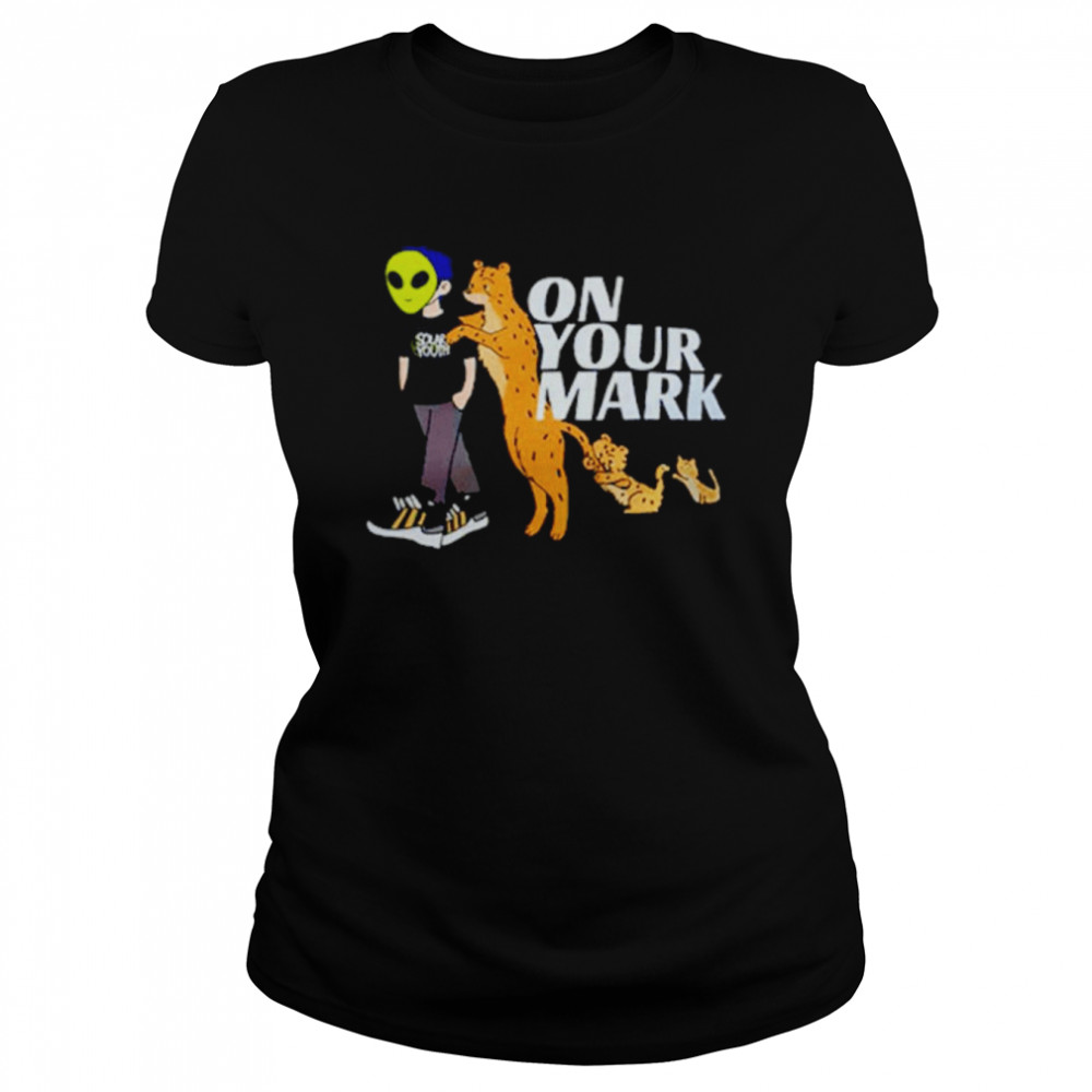 Alien And Panther On Your Mark  Classic Women's T-shirt